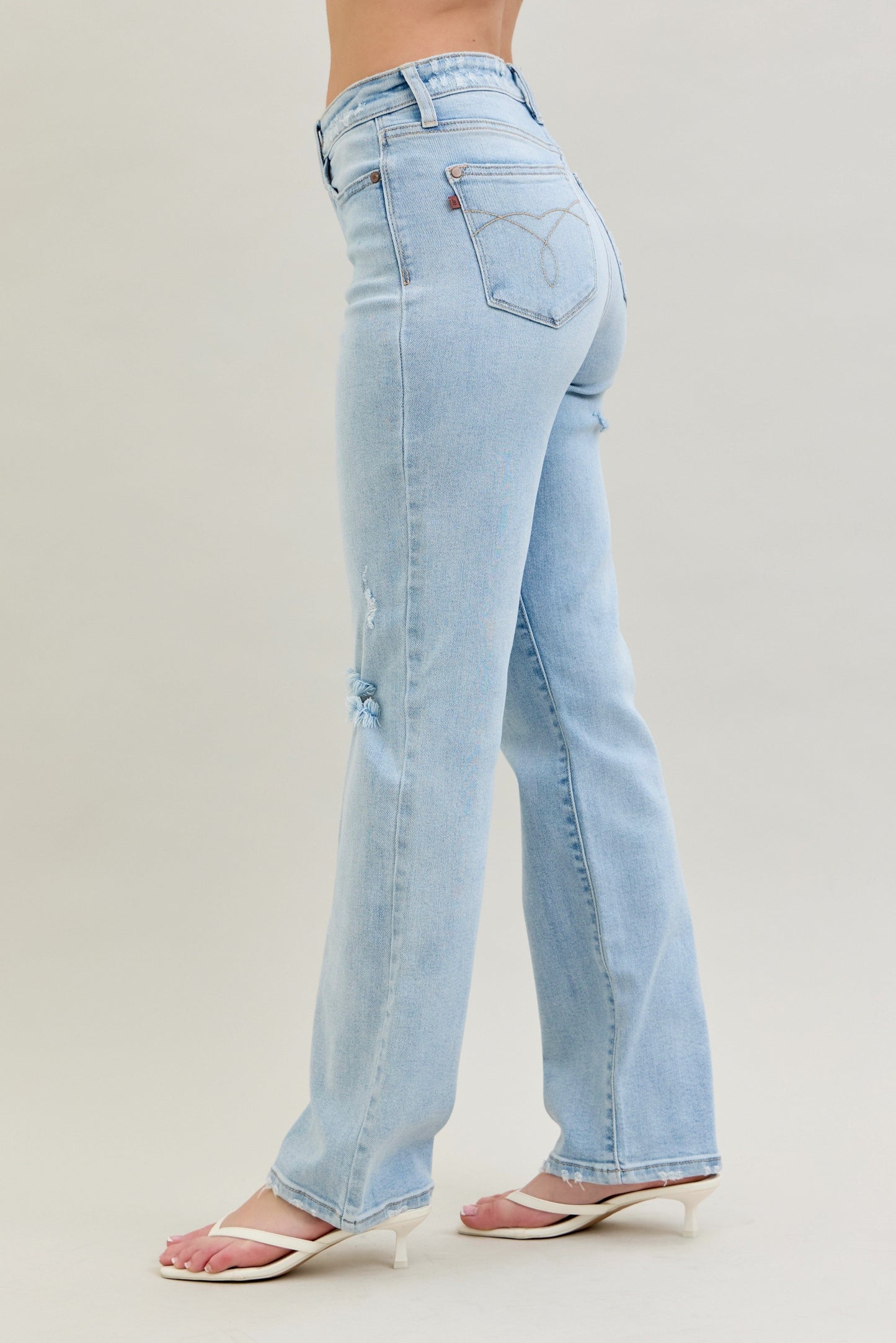 Back Pocket Cutout 90's Straight Leg Jeans (Regular)
